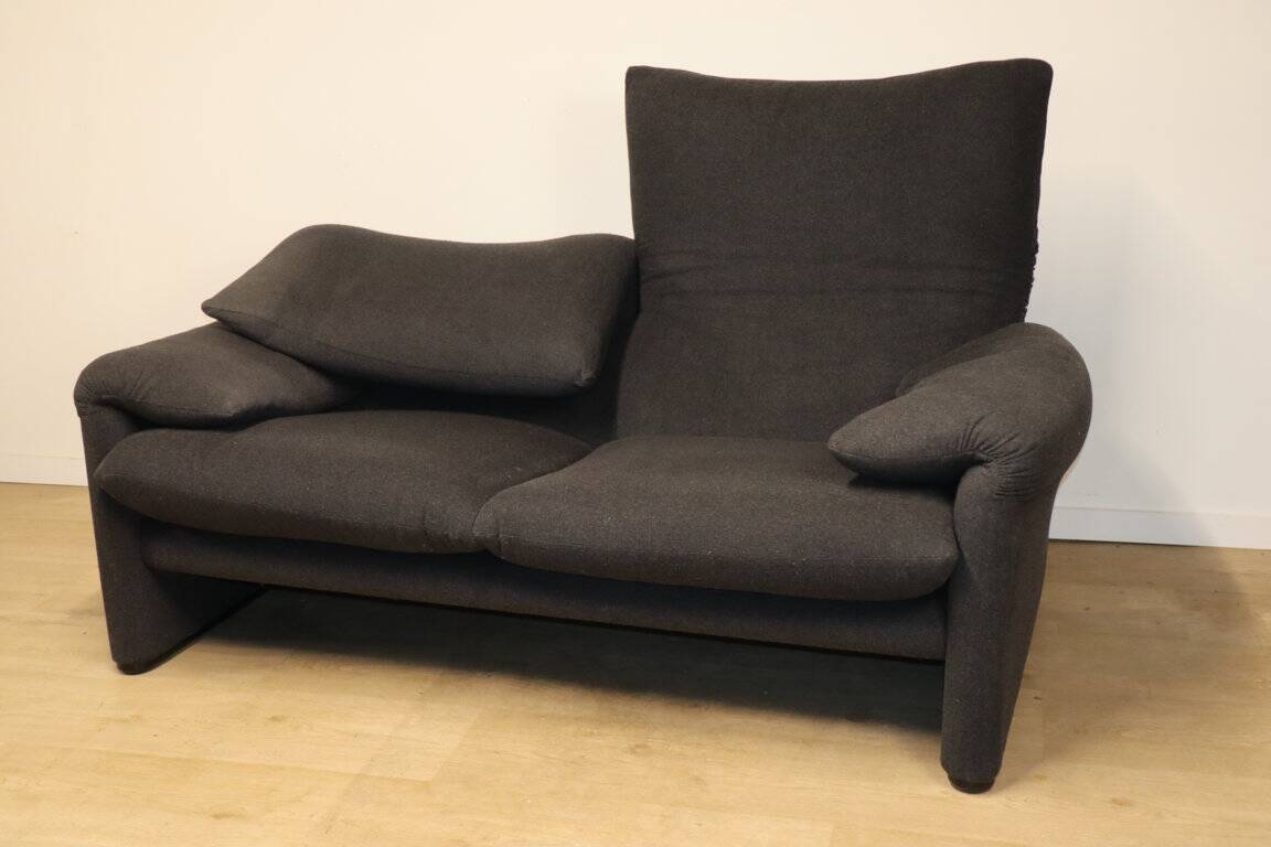“Maralunga” sofa by Vico Magistretti for Cassina in tweed
