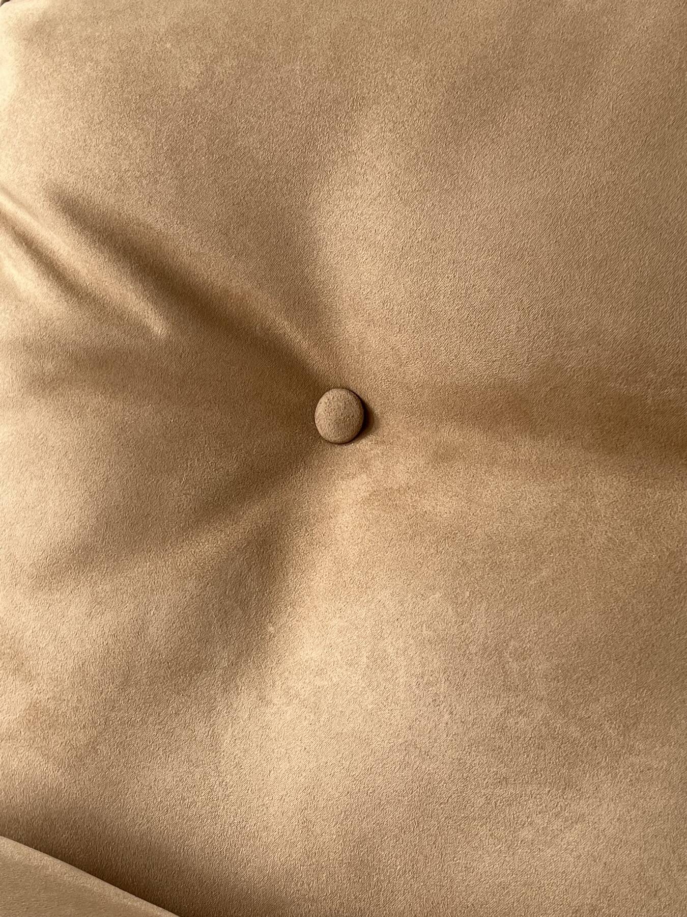 Pair of Amanta low chairs by Mario Bellini for C&B Italia, 1960s.