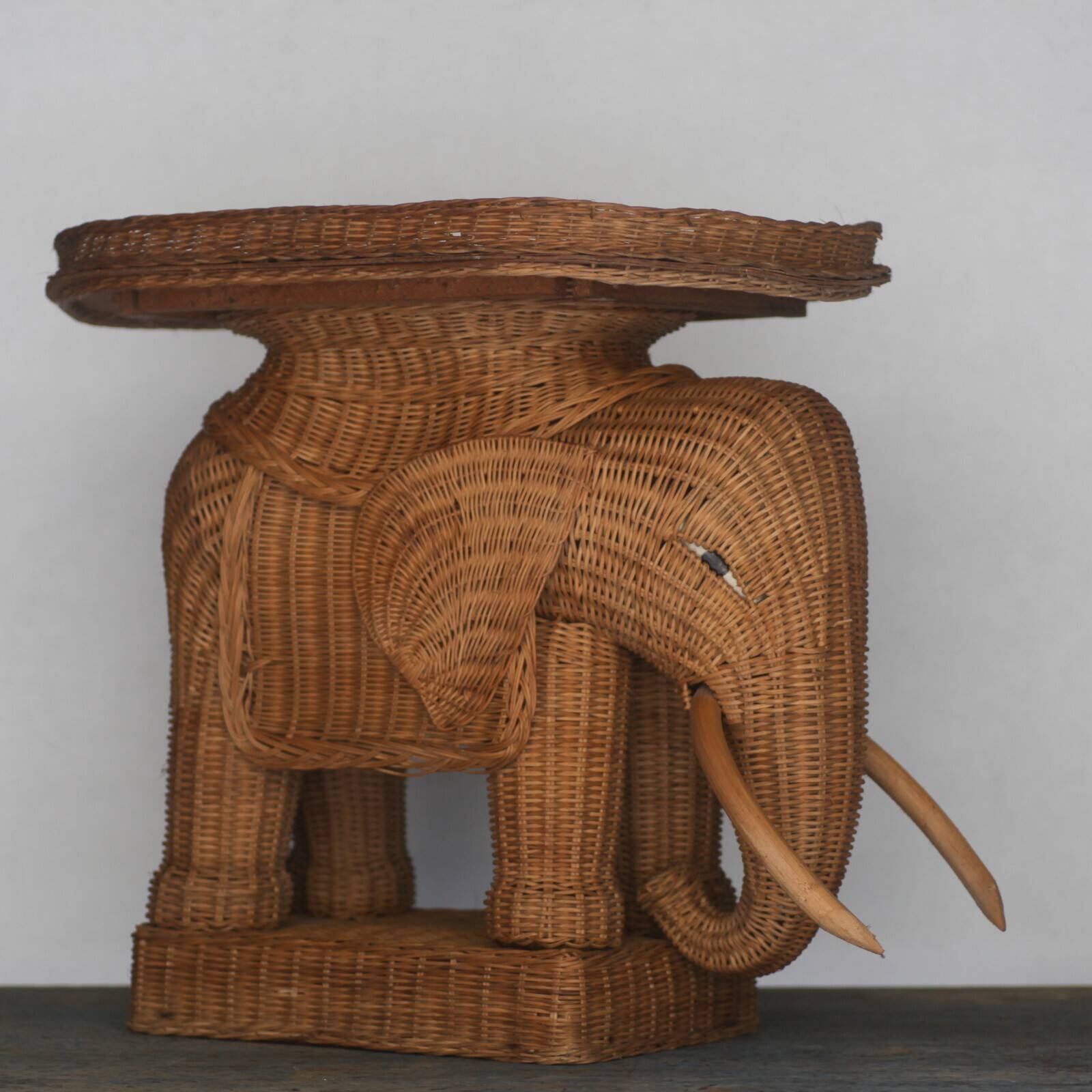 Table basse éléphant des années 60 - Décoration vintage maison