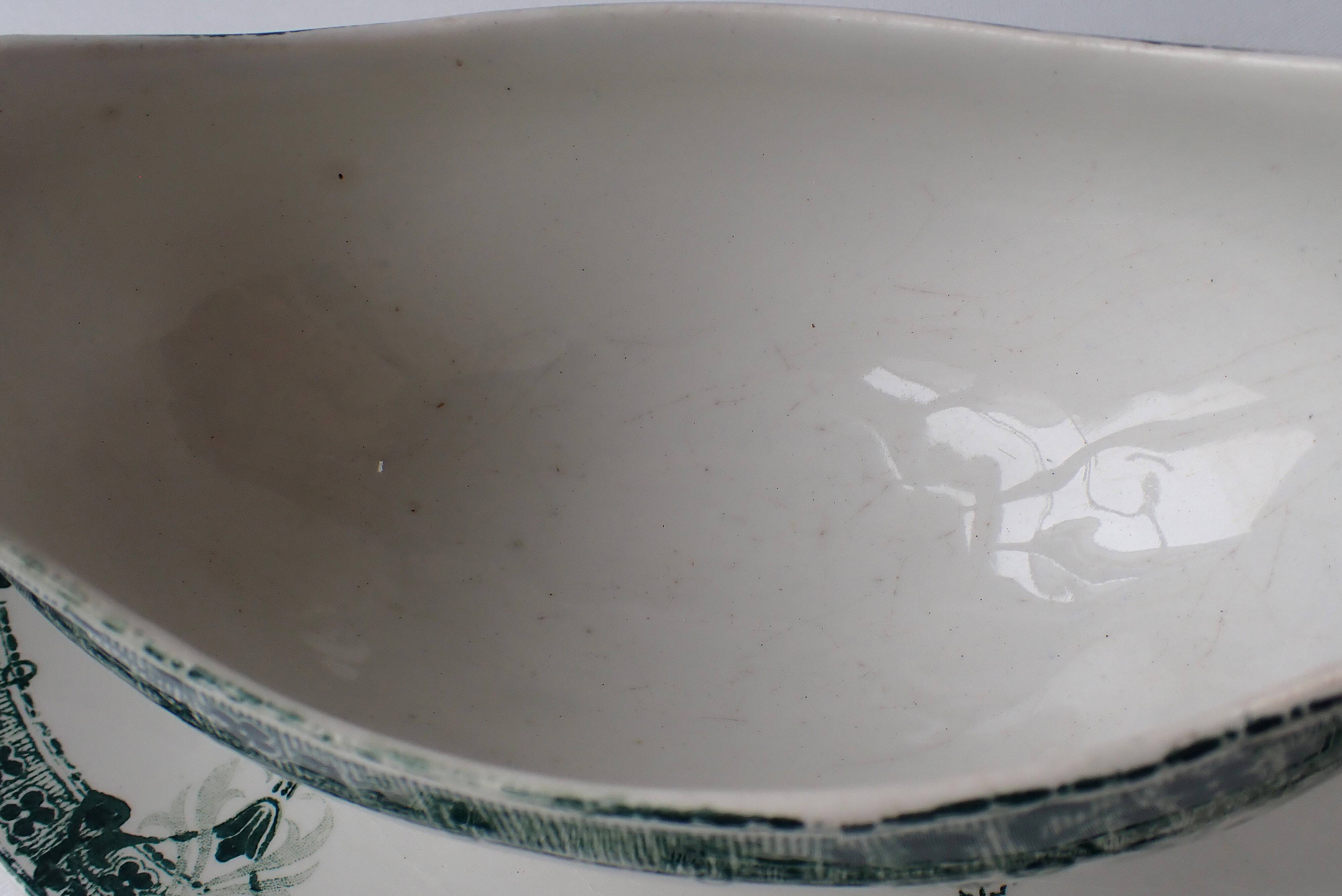 Saucière ancienne - Manufacture Sarreguemines Digoin modèle Verdun