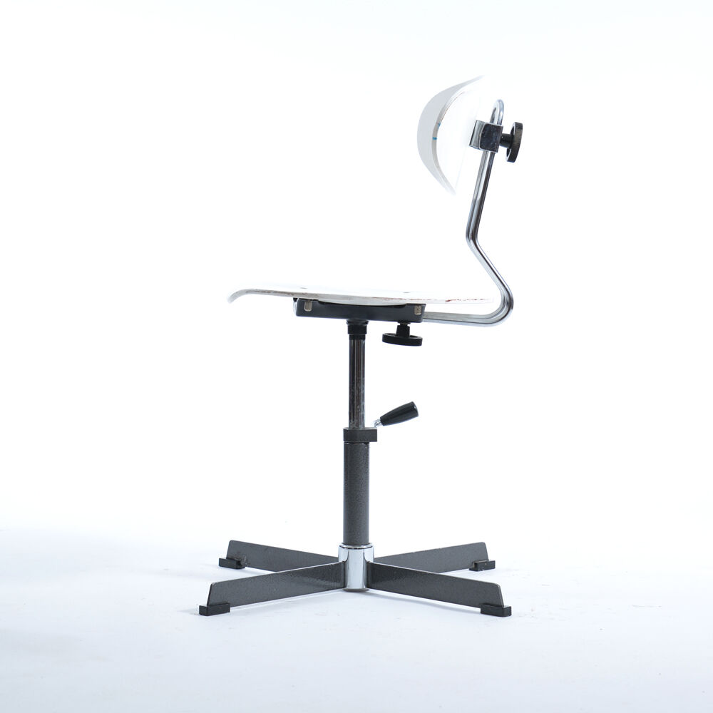 1970s swivel office chair by Kovona in wood and chrome