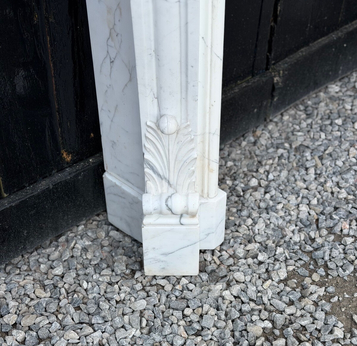Louis XV style fireplace in Arabescato marble, circa 1980.