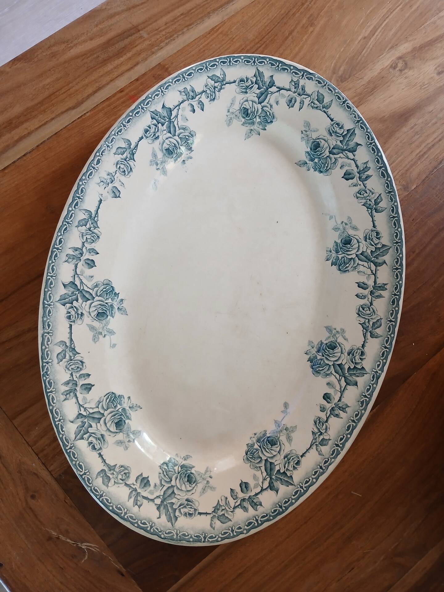 Plat ancien en terre de fer Choisy le Roi 