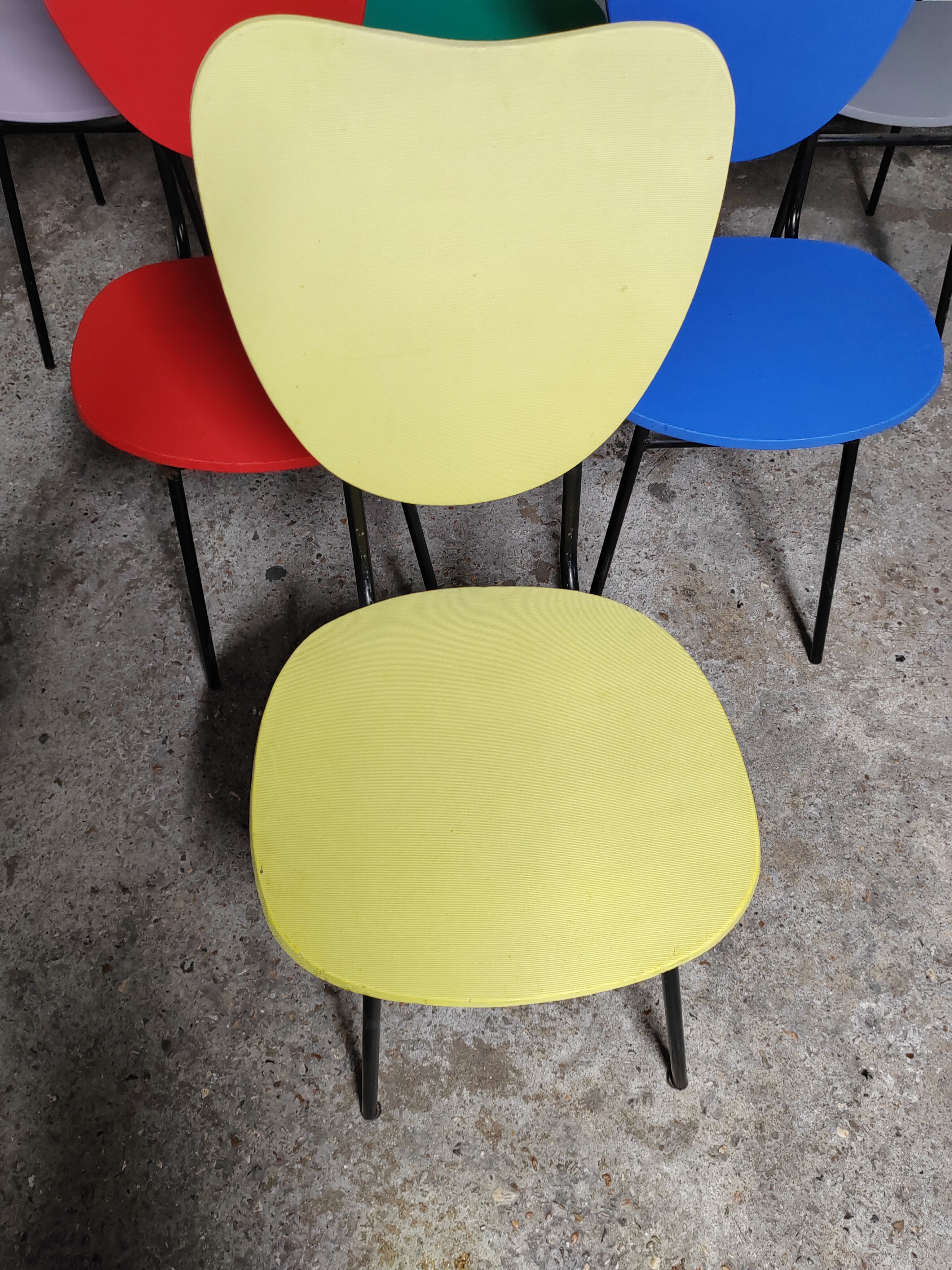 6 coloured vintage chairs