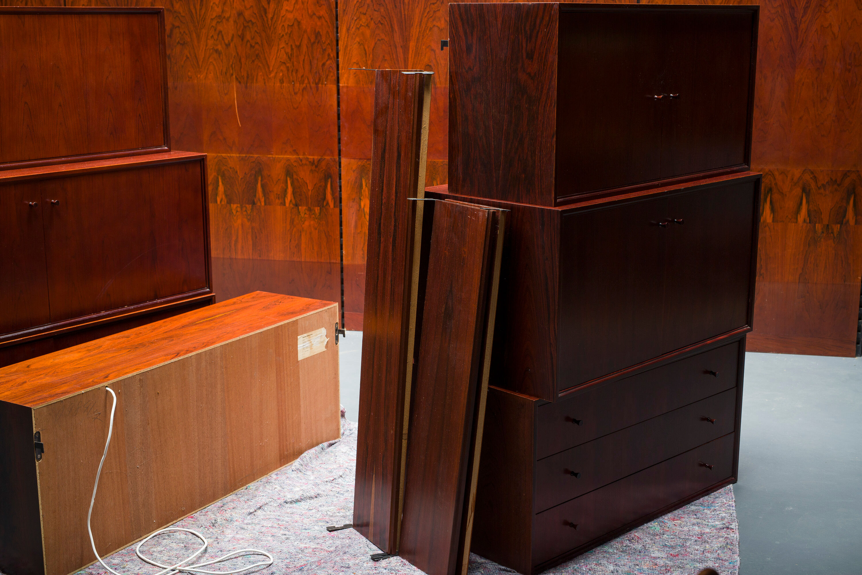 German Rosewood Modular Wall Shelves by IDEE Mobel, 1960s, Set of 25