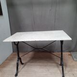 Bistro table in white marble