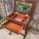 Traveling mahogany dressing table, working woman, Victorian charm - 19th century.