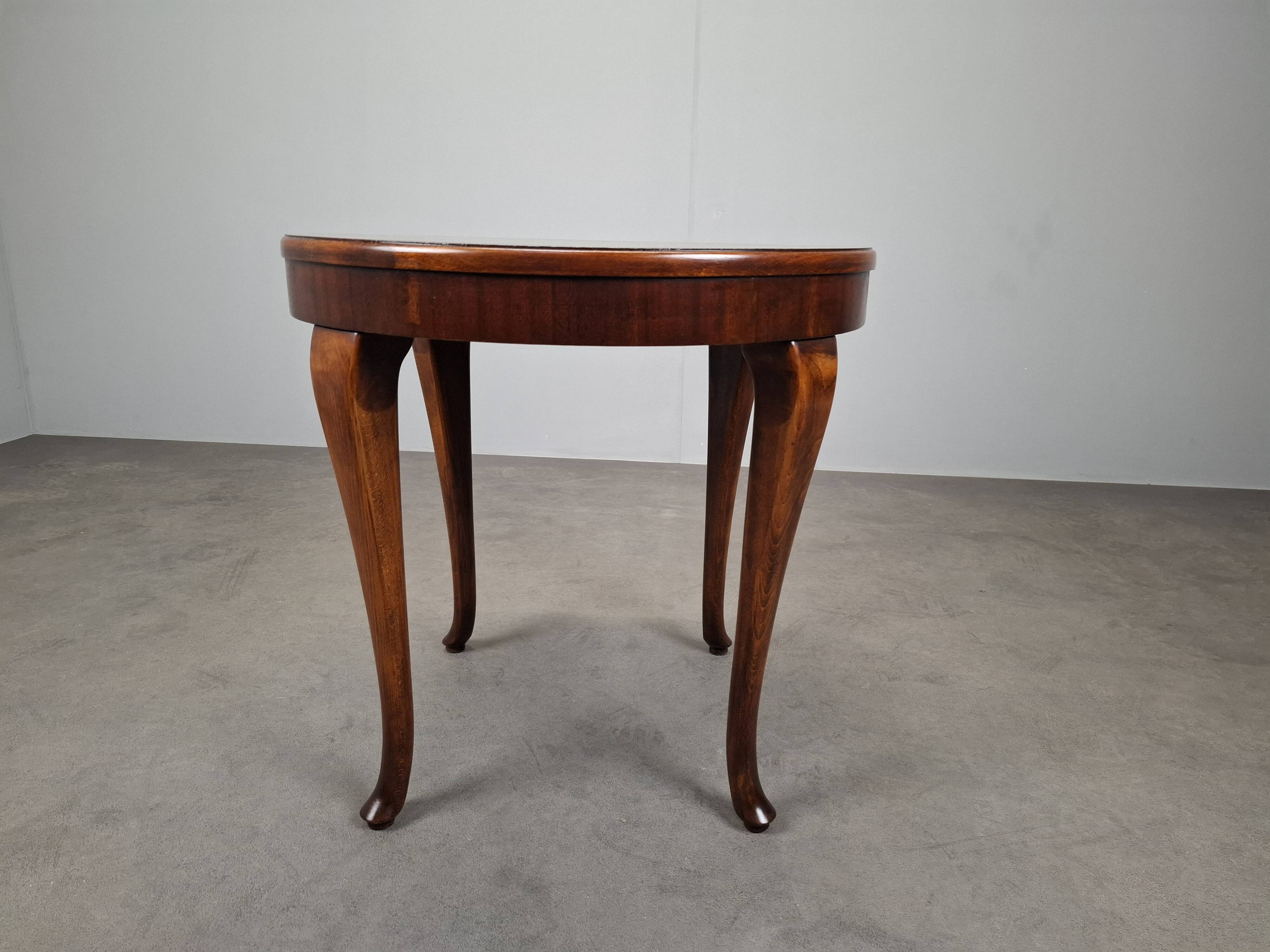 1930s Czechoslovak Art Deco Round Table in Wood and Veneer