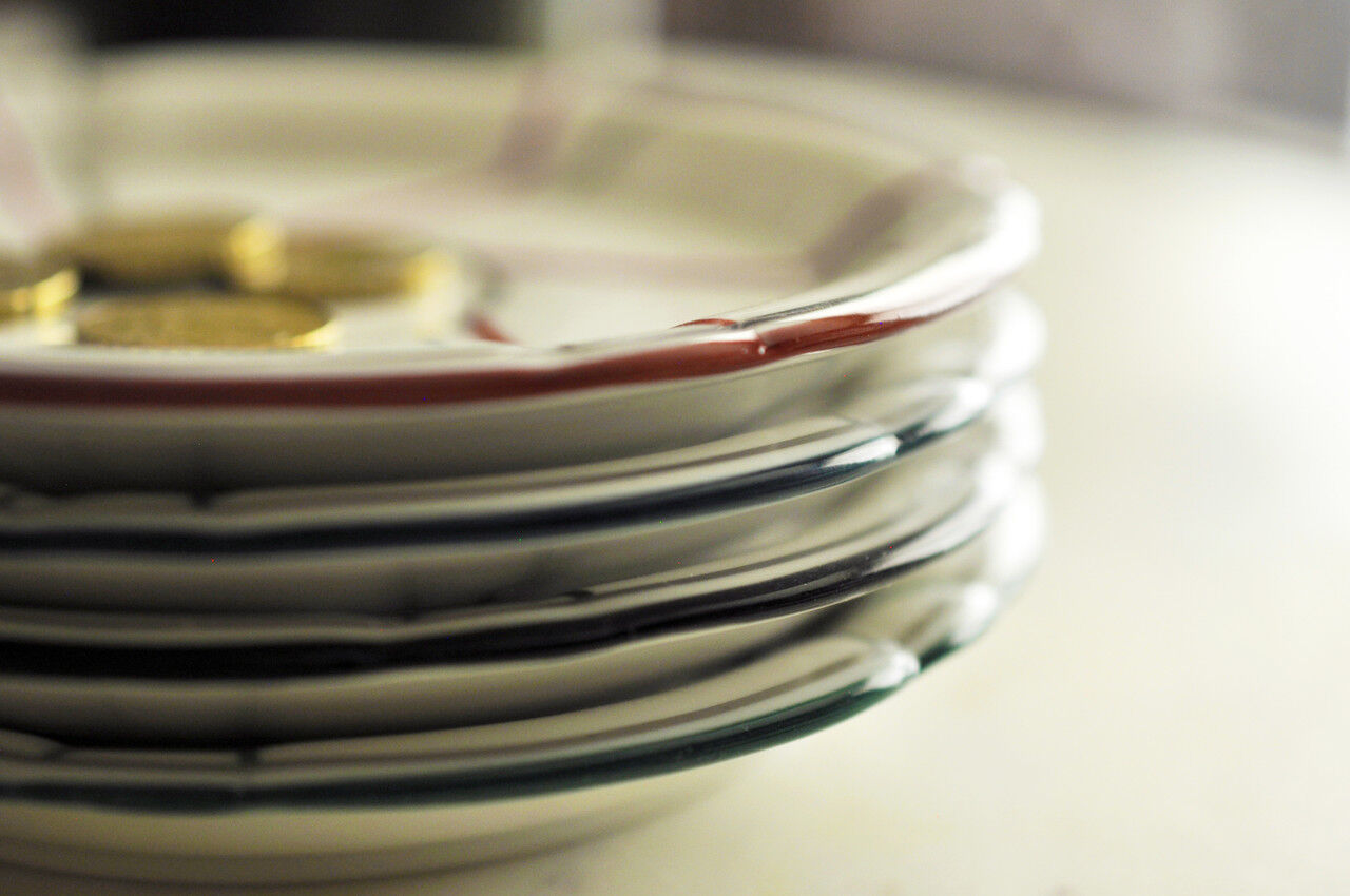 Porcelain wormwood saucer