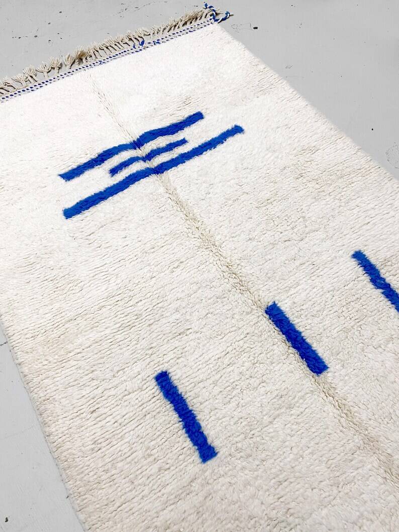 Traditional handmade beni ouarin rug size 150 x 250 cm