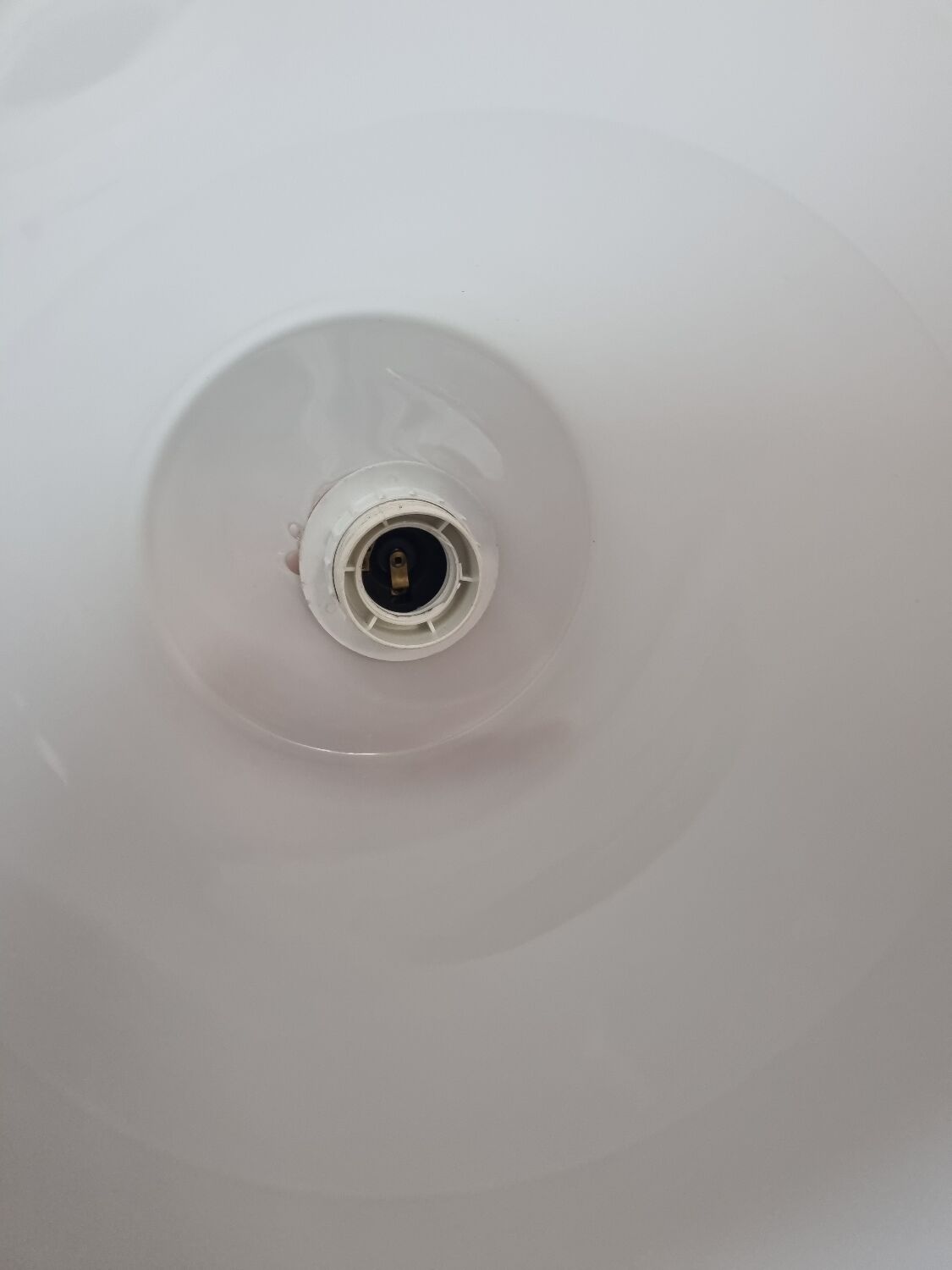 White opaline suspension