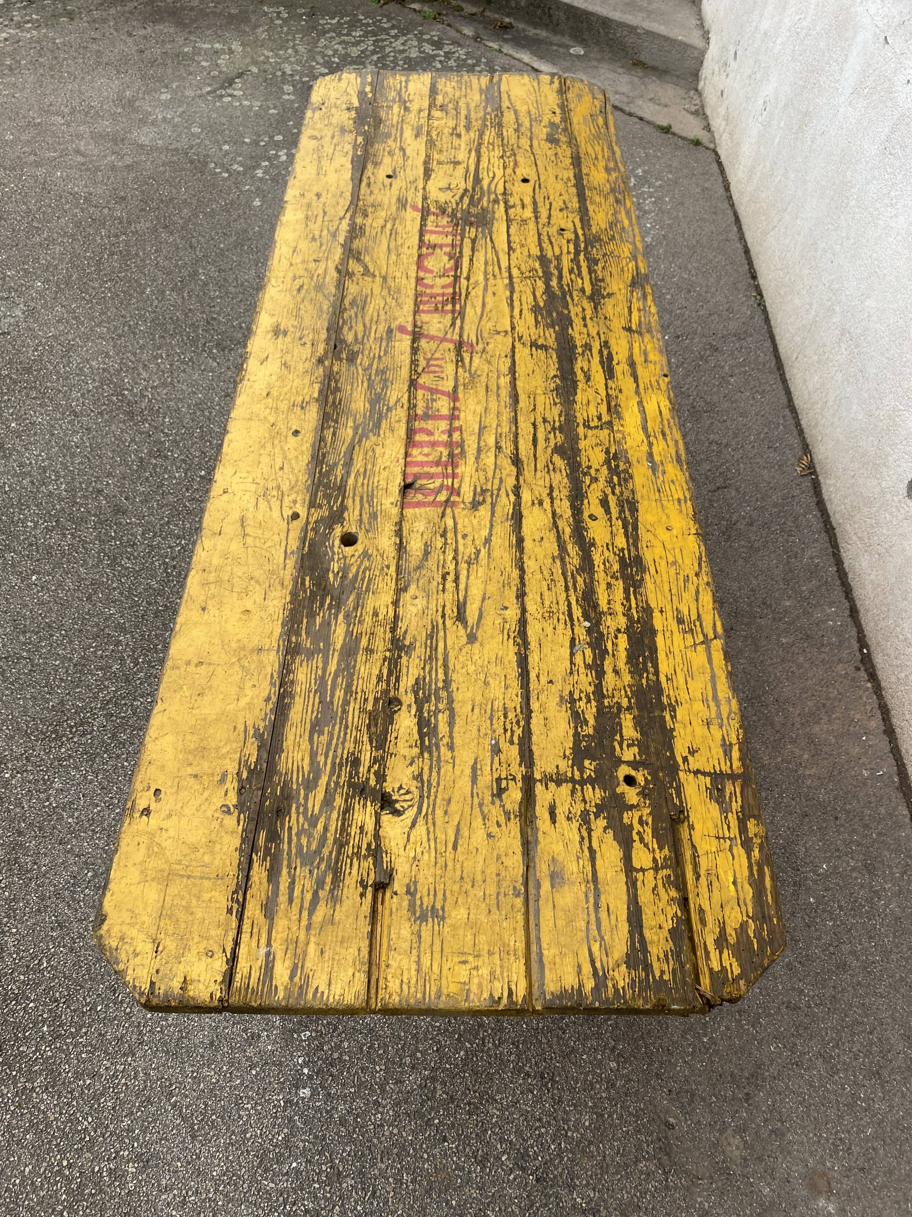 Folding brasserie table