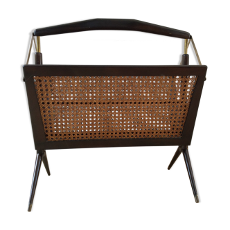 Magazine holder