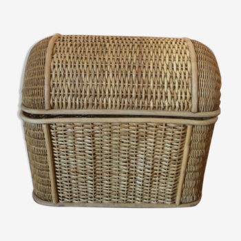 Old trunk in rattan and wicker