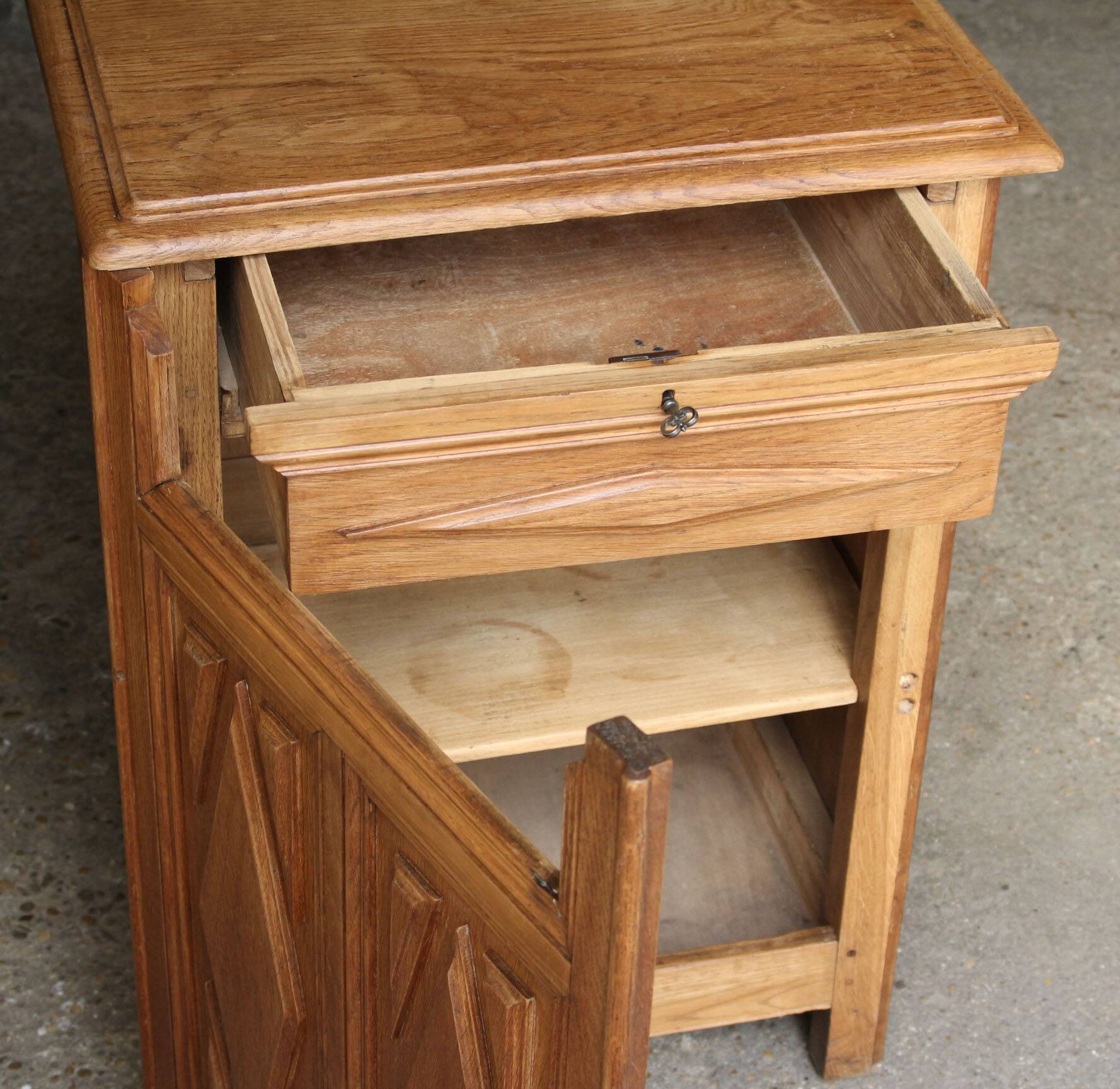 Art Deco jam cupboard in solid oak (circa 1930).