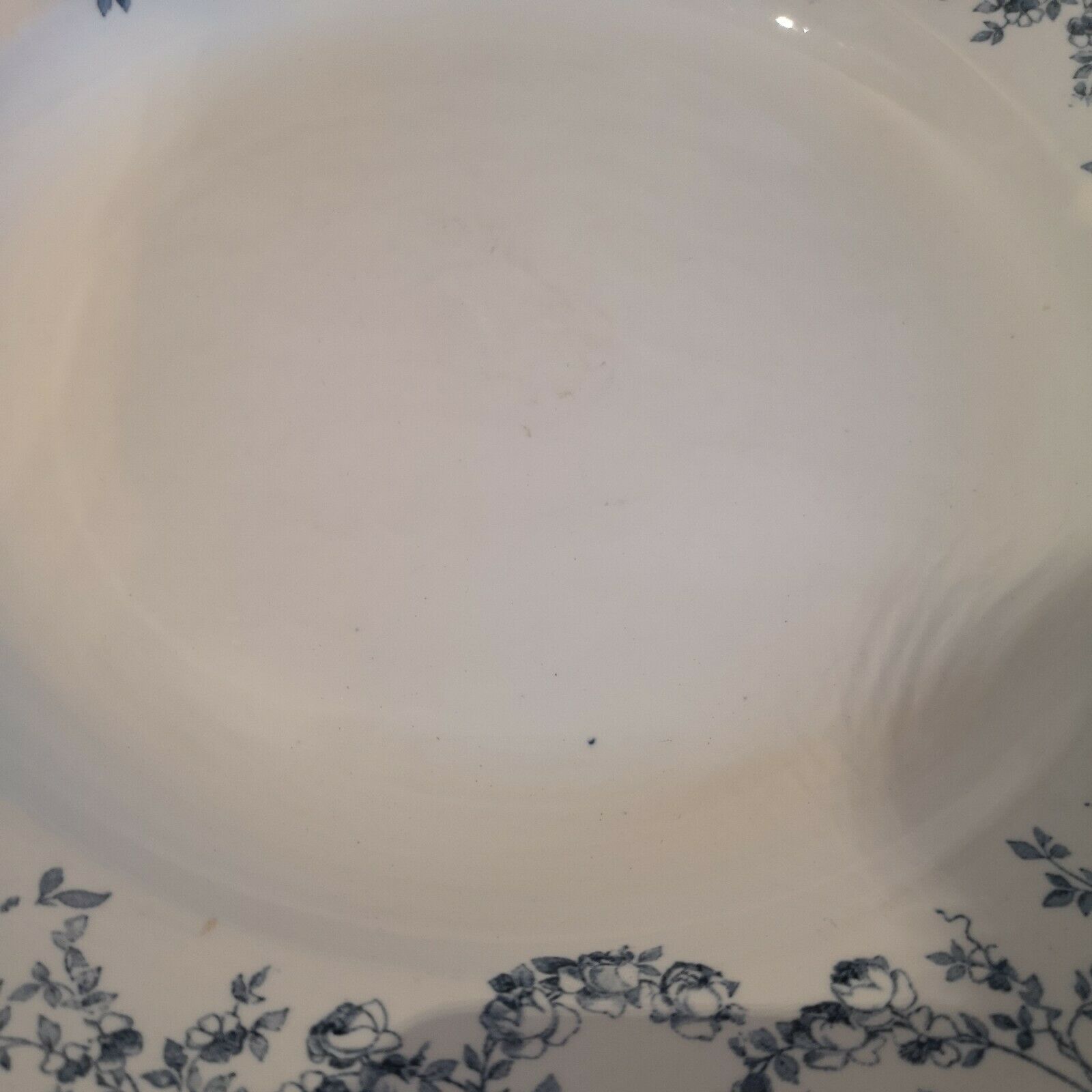 Round dish in Earthenware Sarreguemines Model Mozart