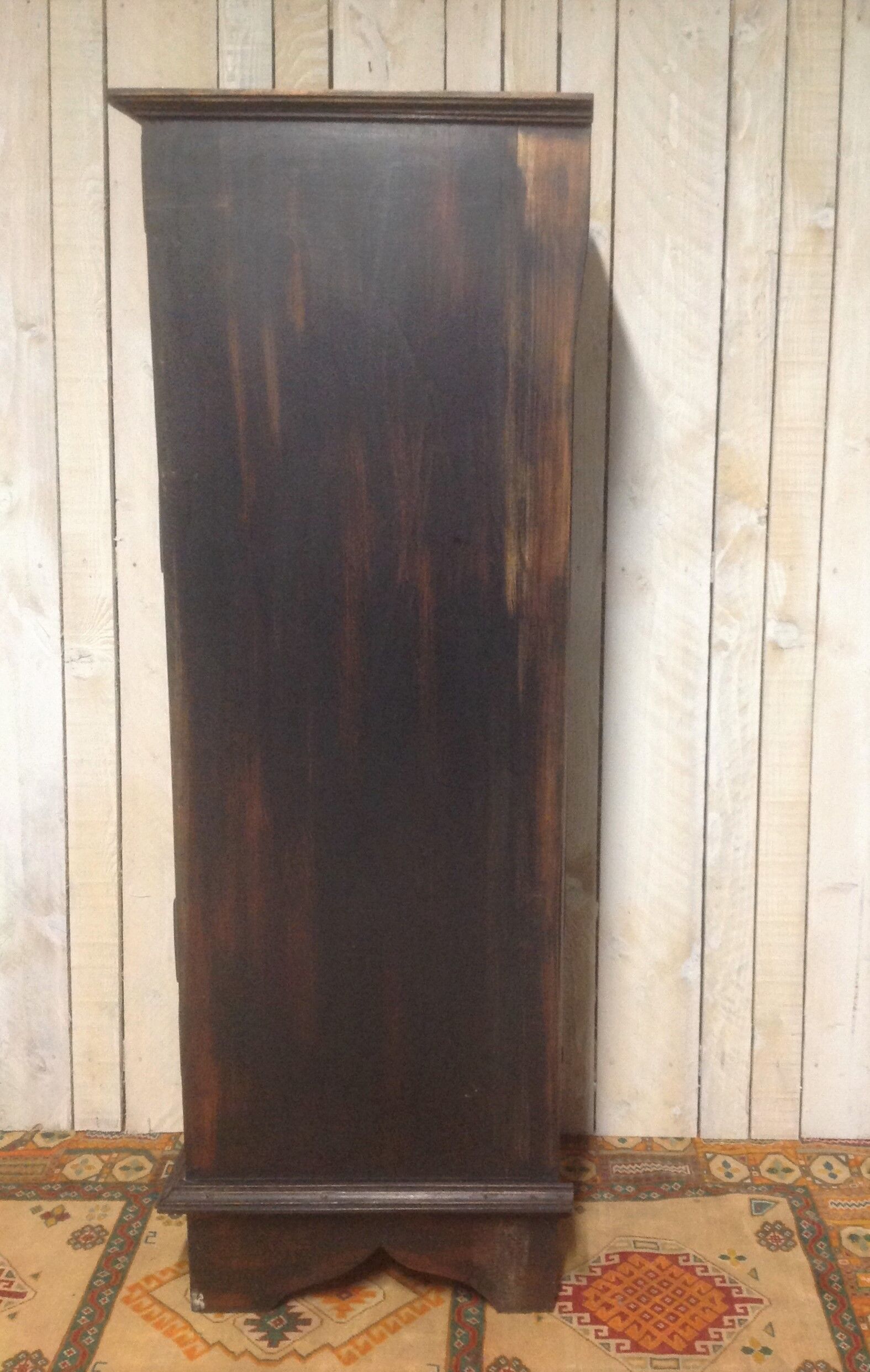 10-drawer chest of drawers