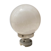 Globe en verre blanc