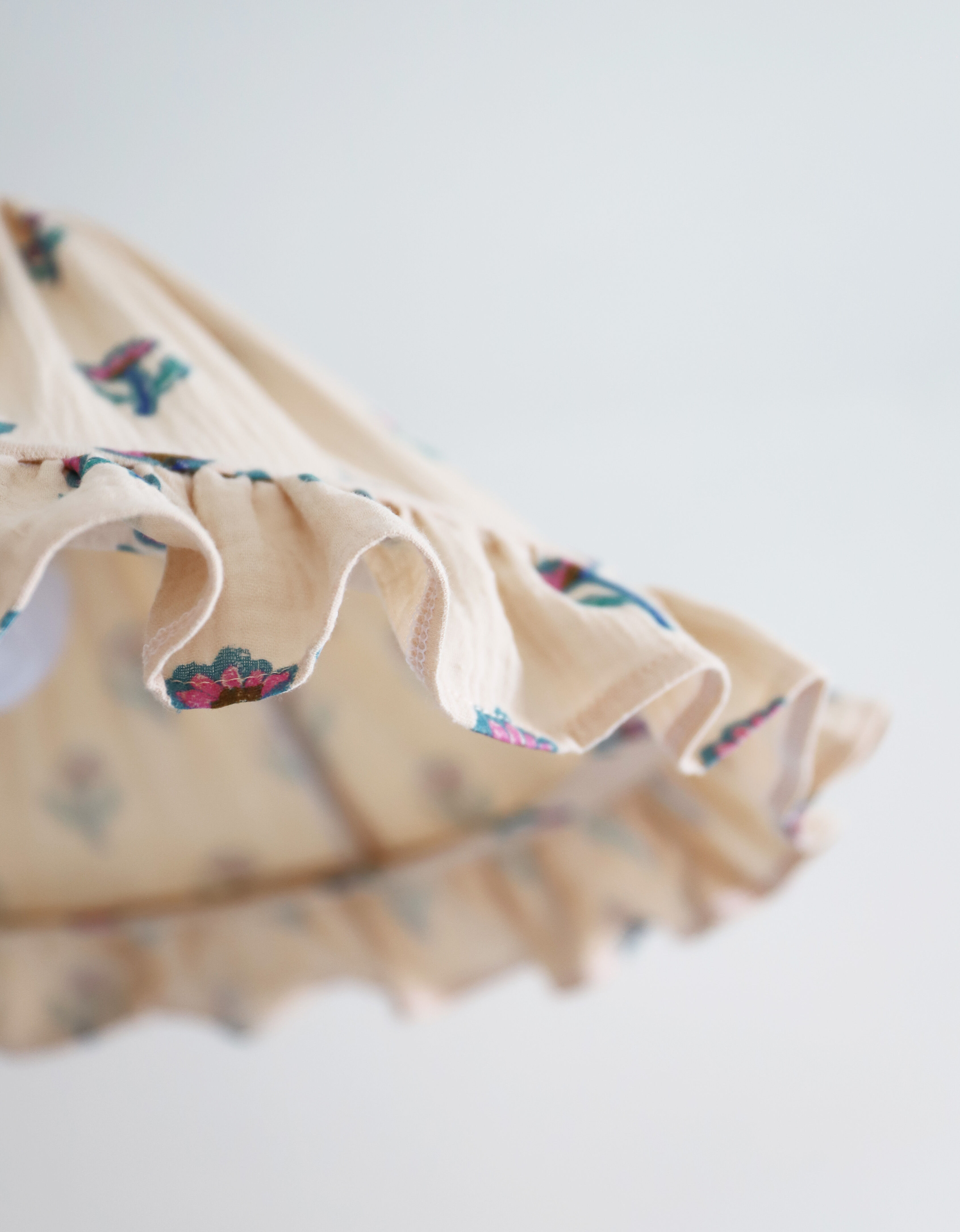 Emilia "flora" conical suspension with steering wheel