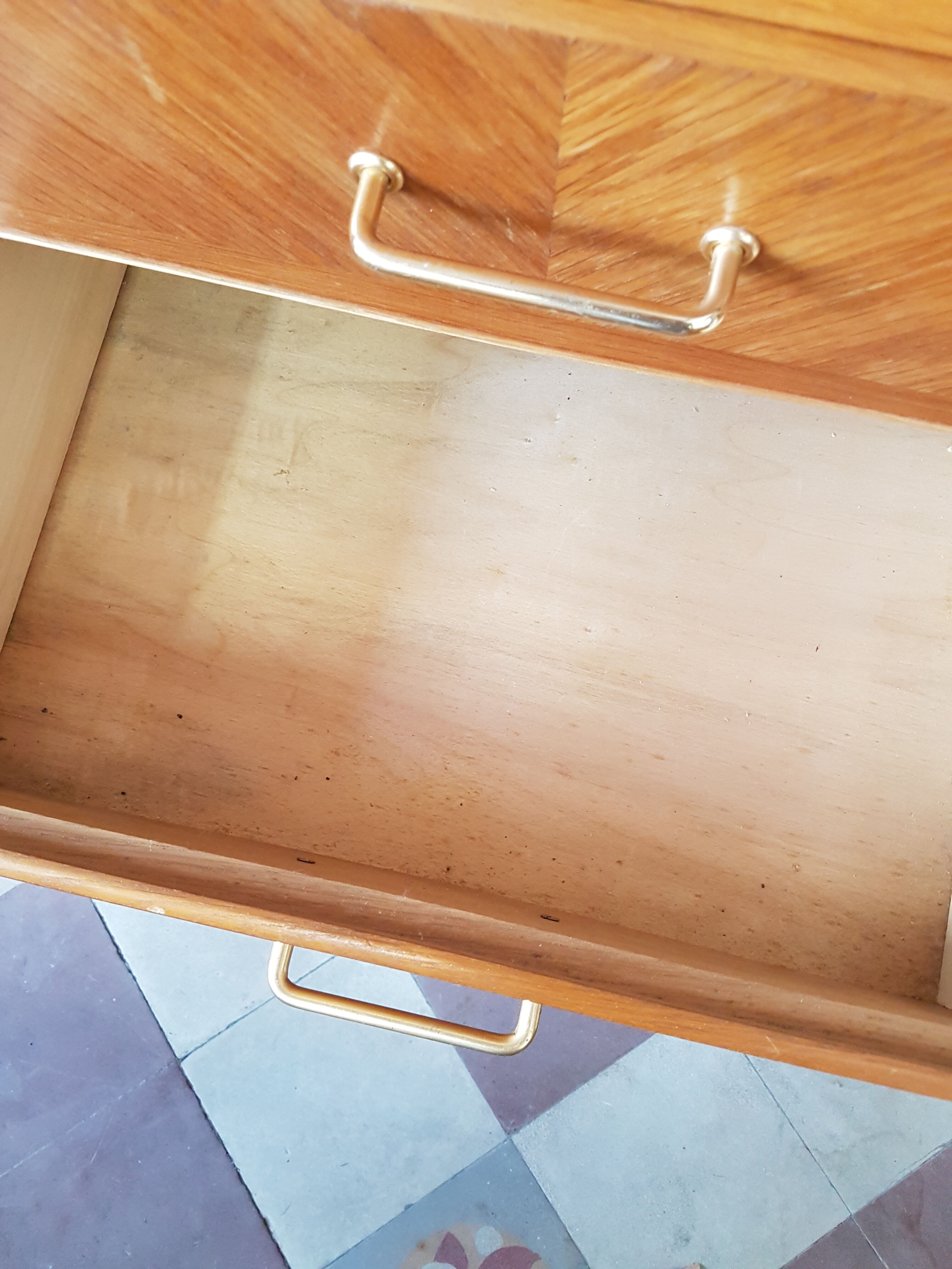Dresser in natural wood with 5 trays, compass feet, 1960