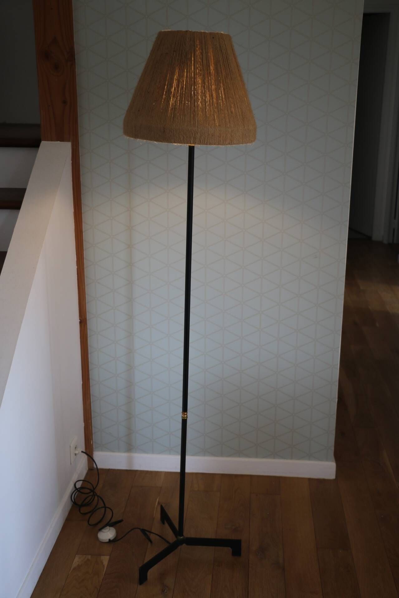 Lampadaire moderniste métal bois