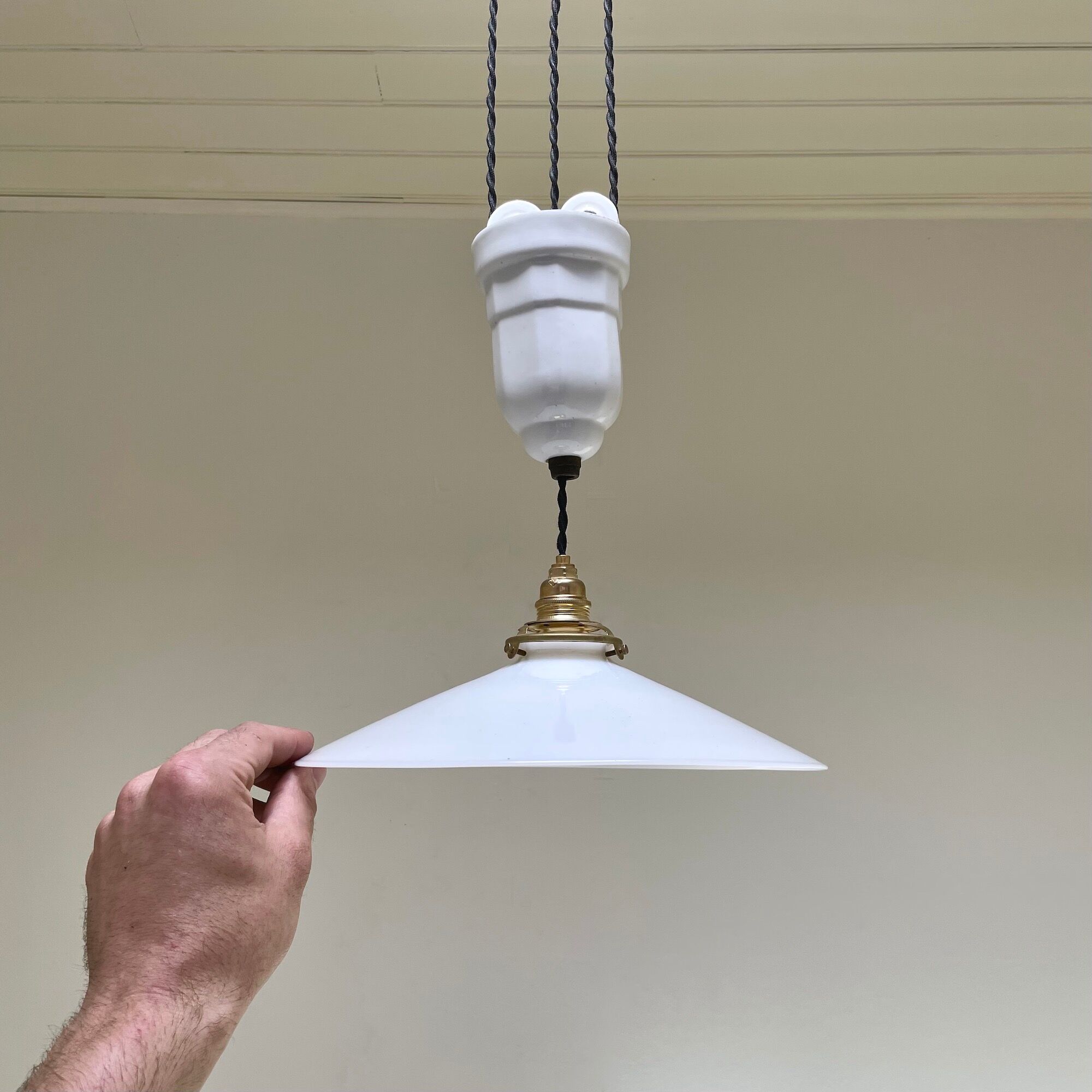 Opaline art deco suspension / rise and fall