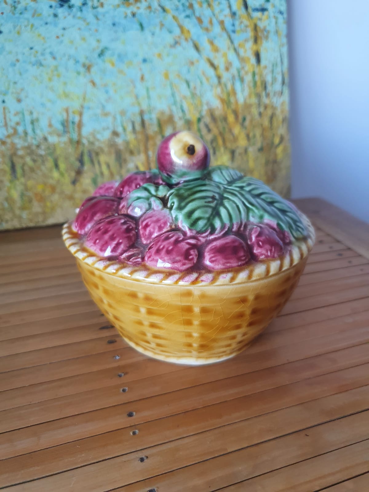 Sucrier fruits strawberry, signed sarreguemines france