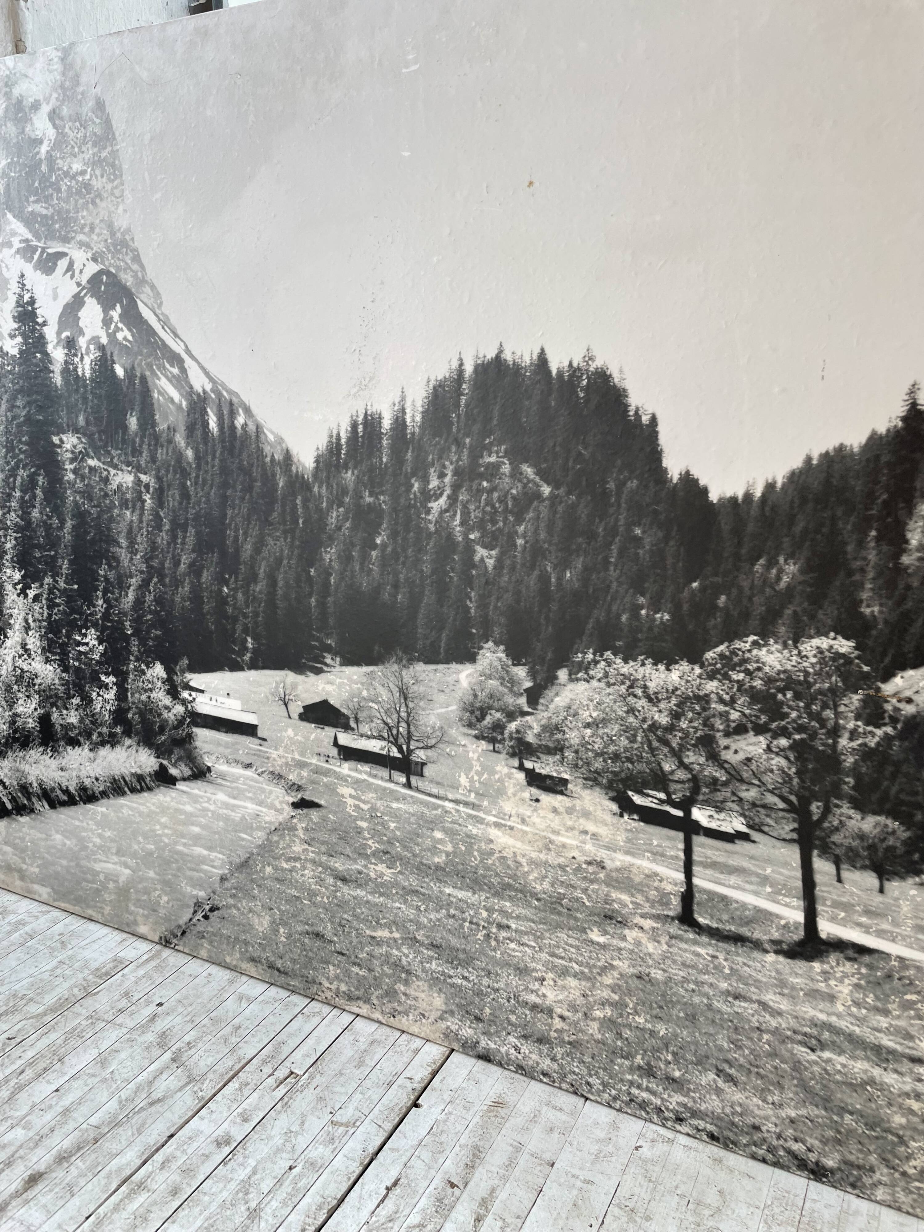 Old XXL black and white mountain photography