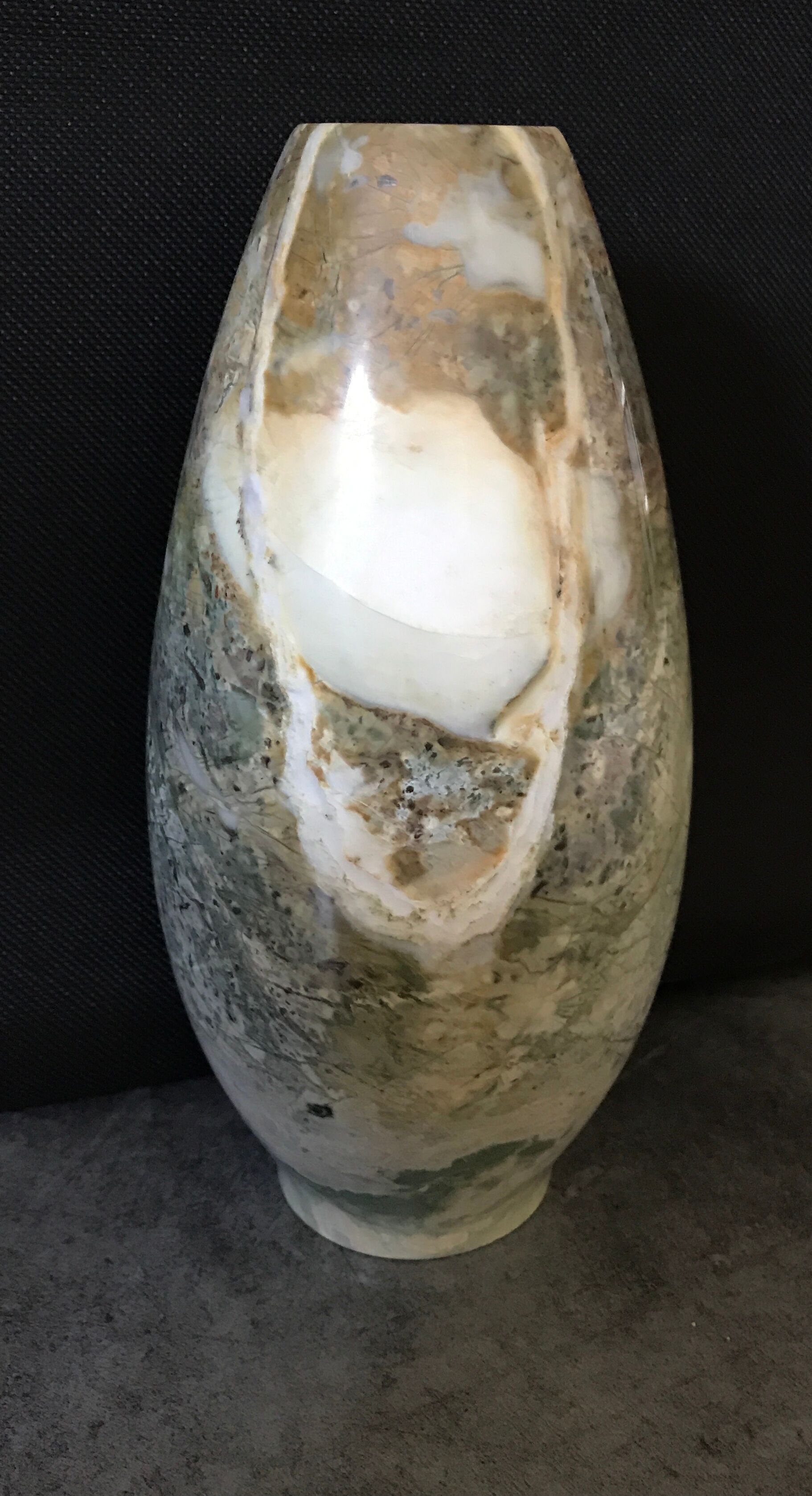 Vase soliflore in natural pierre onyx light green
