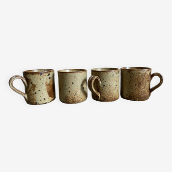 Ensemble de 4 mugs en grès