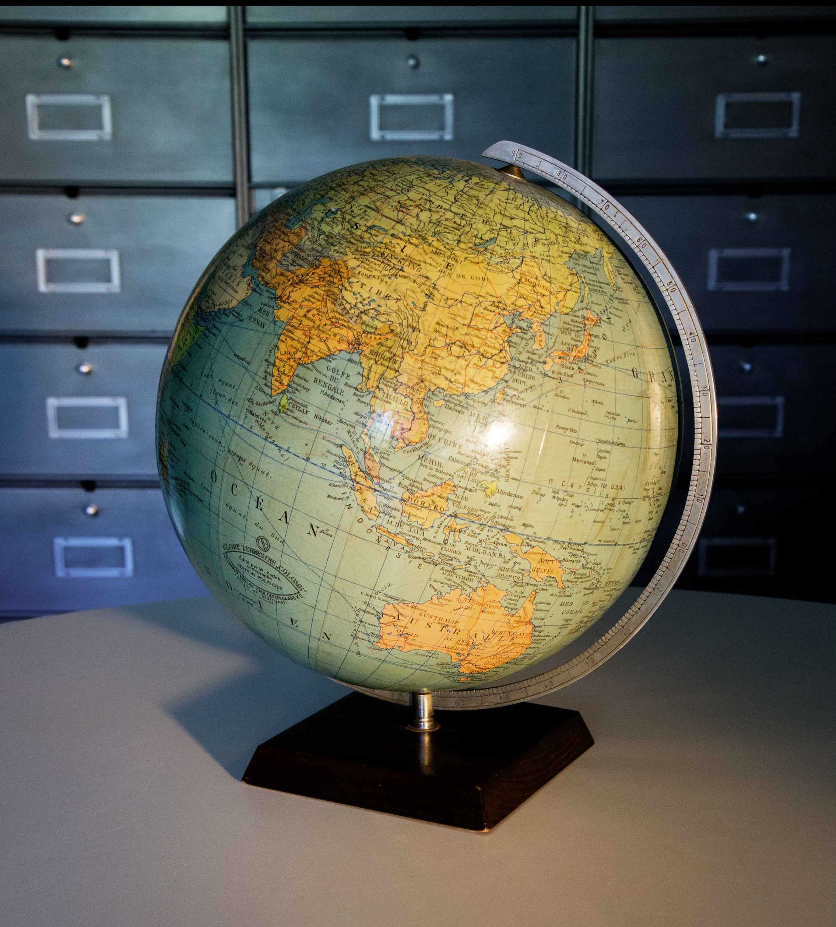 Globe Earth Columb year 50