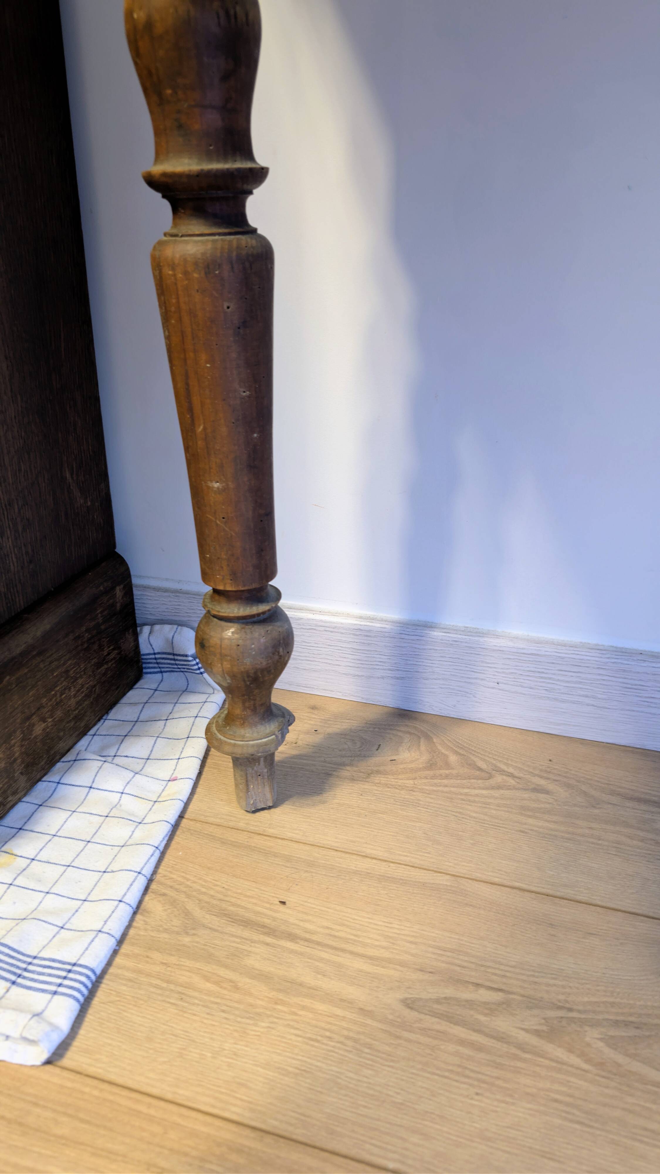 Writing table Napoleon III in solid wood – Authentic charm of the 19th century