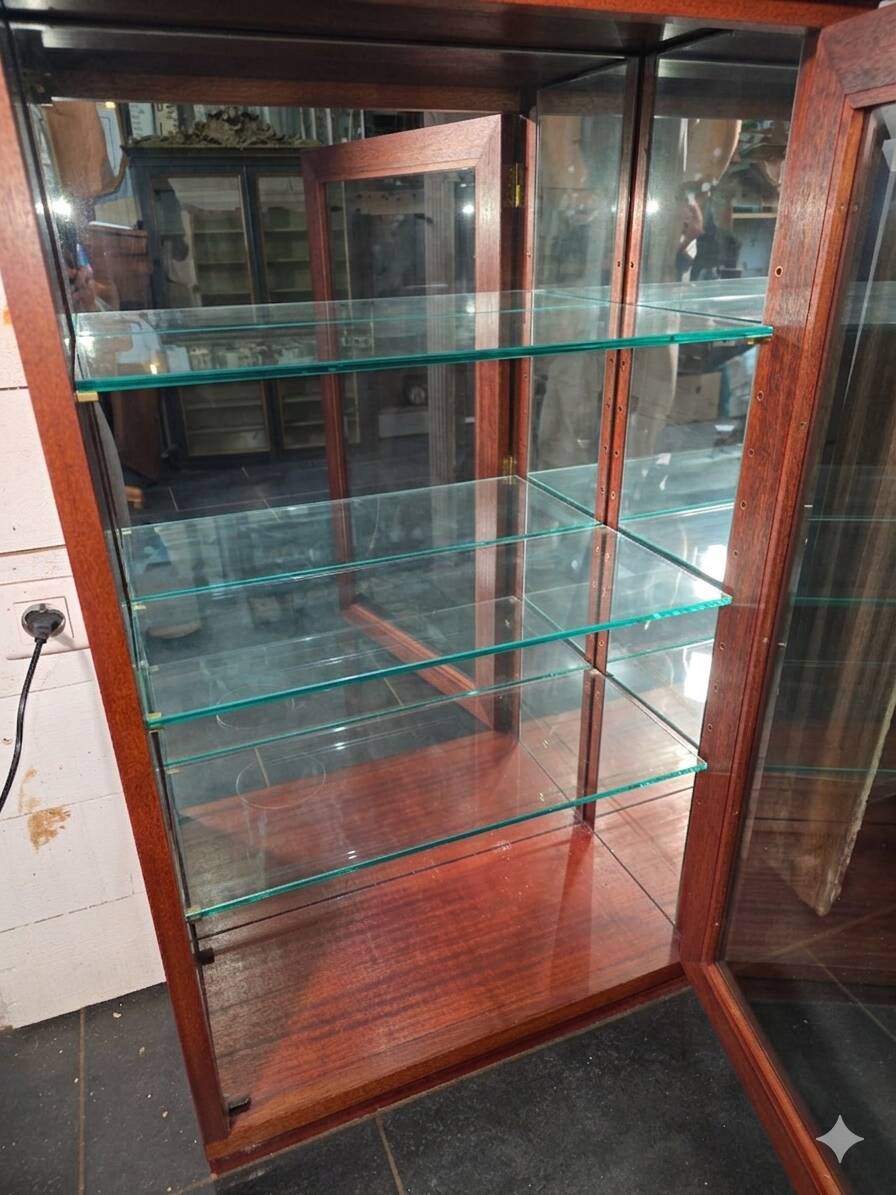 Mahogany display cabinet 20th century