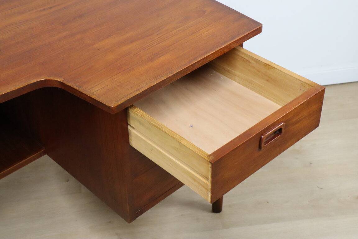 Scandinavian "Boomerang" teak desk - 1960s