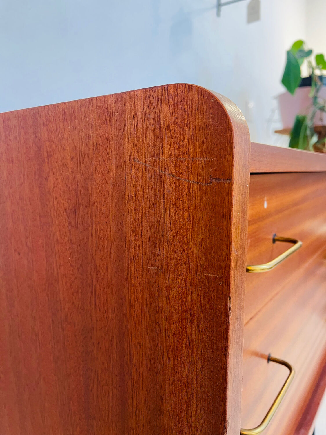 Commode vintage plaquage teck – circa 1970