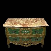Commode sauteuse Vénitienne galbée style louis XV en bois doré et bois laqu
