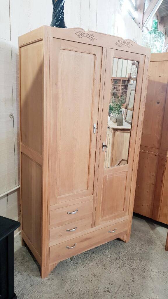 Old mirror cabinet