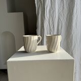 Pair of mugs in English porcelain H10