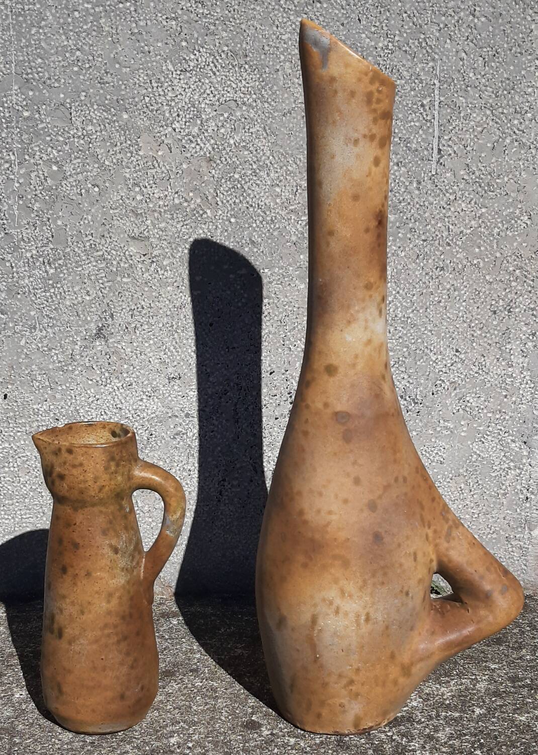 Ceramic vase (or pitcher), signed. (Agnès Escala, Vallauris)