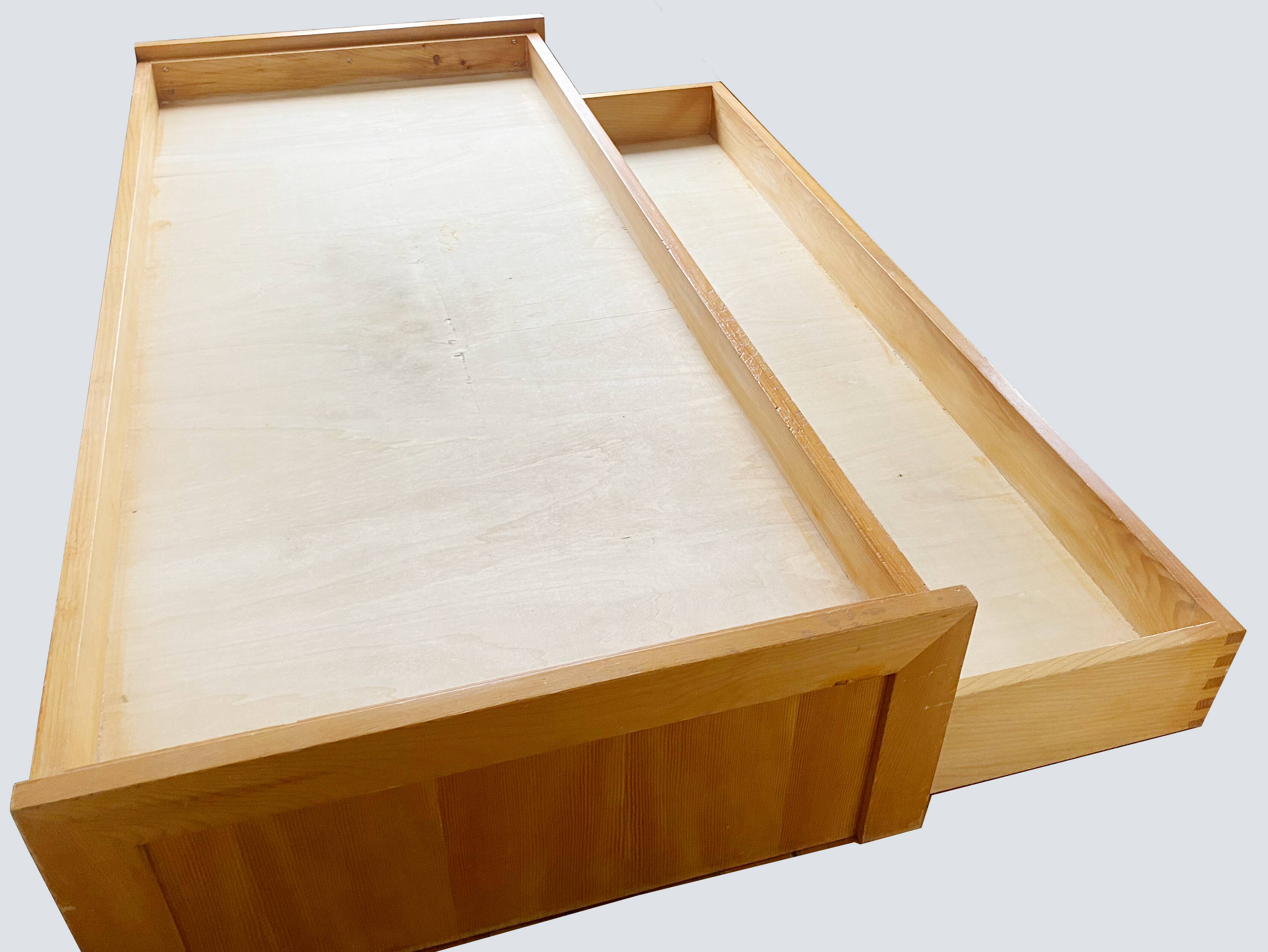 Trundle bed, Charlotte Perriand selection, Les Arcs 1600