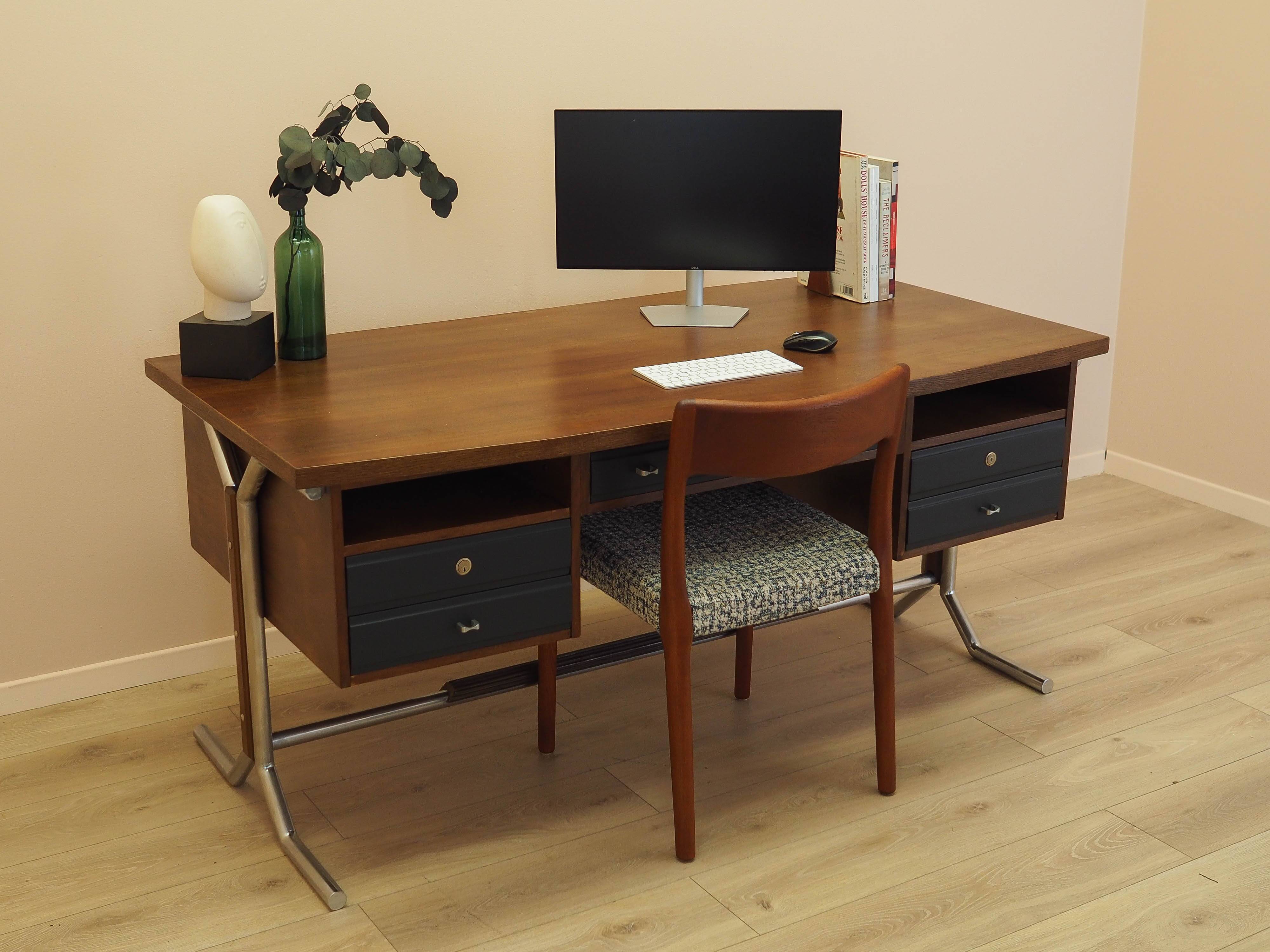 Bureau en noyer, Italie années 1970