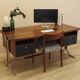 Bureau en noyer, Italie années 1970