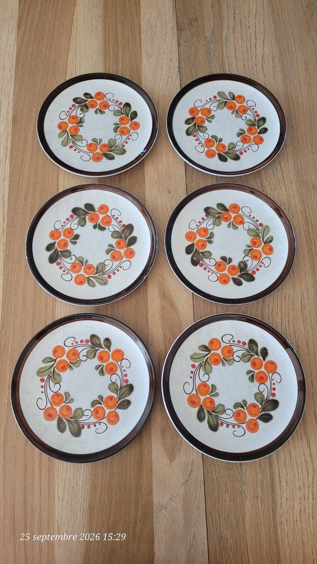 6 vintage dessert plates