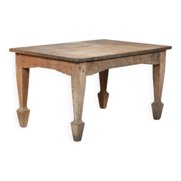 Handcrafted table from Sweden at the end of the 19th century, a beautiful mix of jute wood and allmoge.