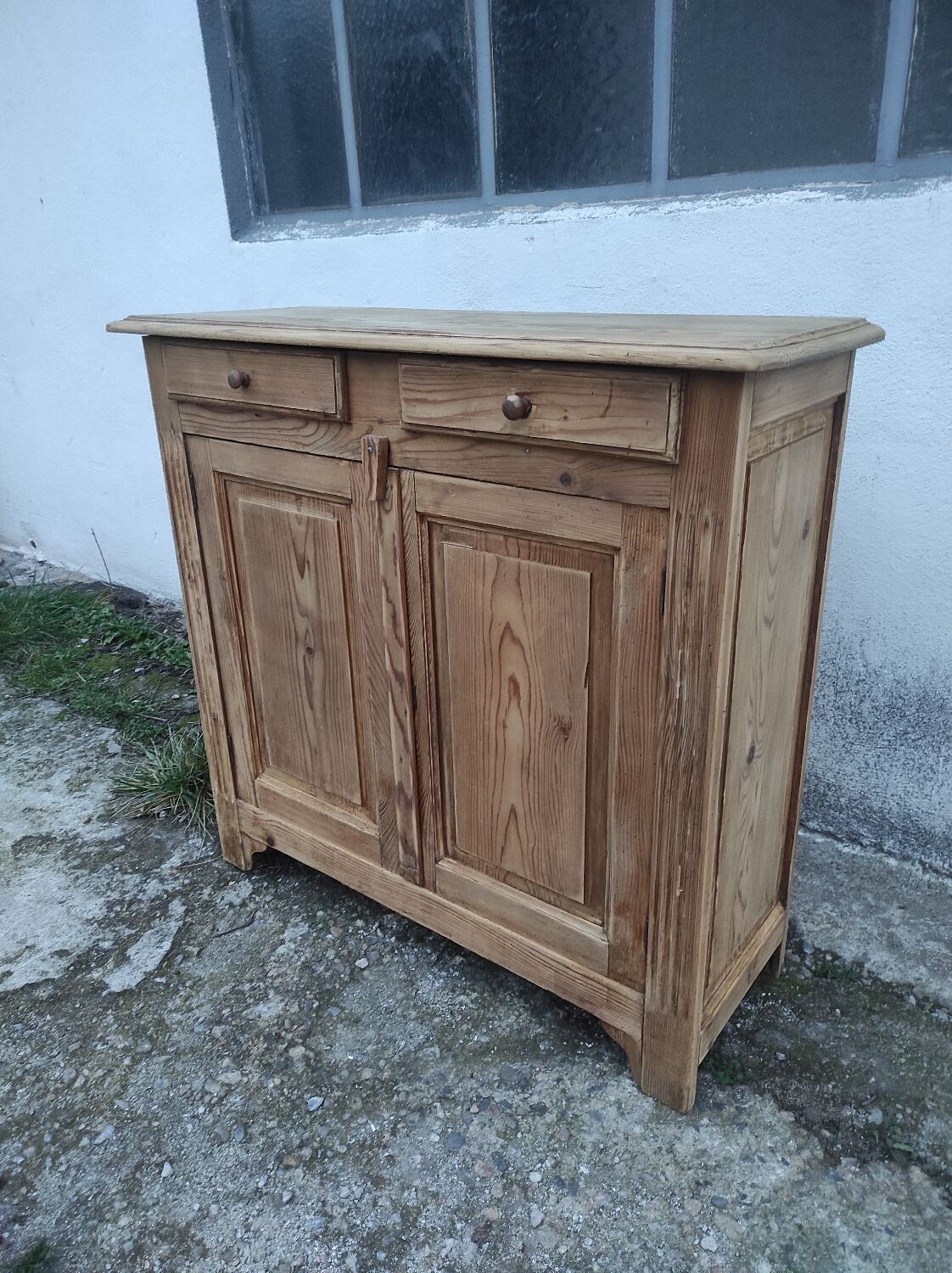 Buffet parisien en sapin brut vintage