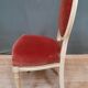 Chaise laquée blanche de style Louis XVI