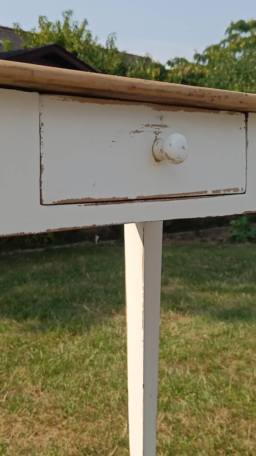Patinated farmhouse table