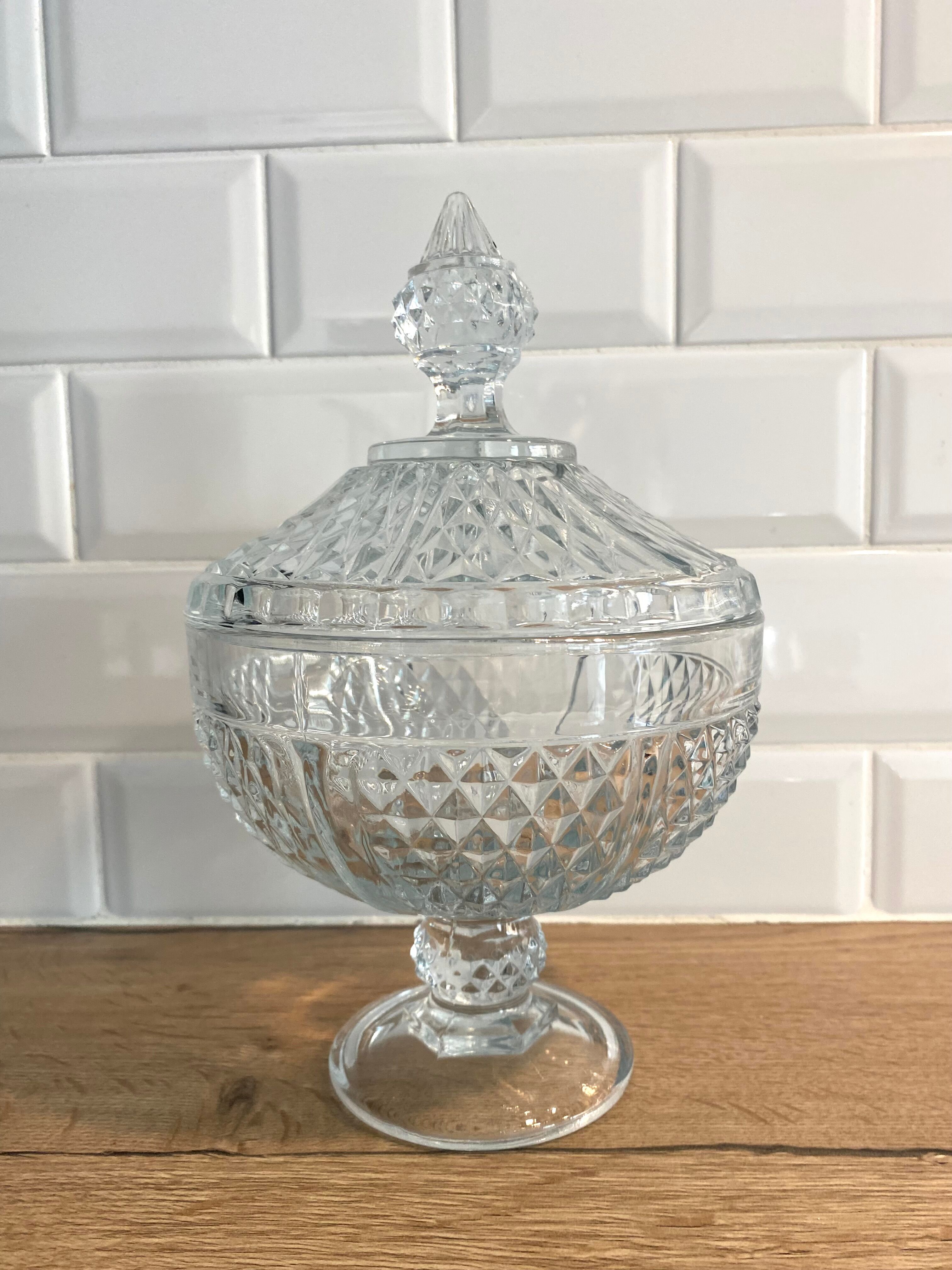 Chiseled white glass candy box