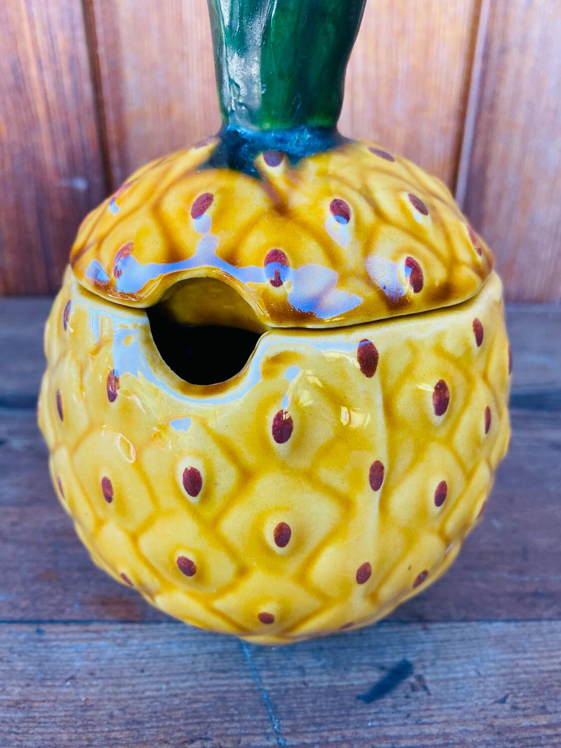 Pineapple pot in slip