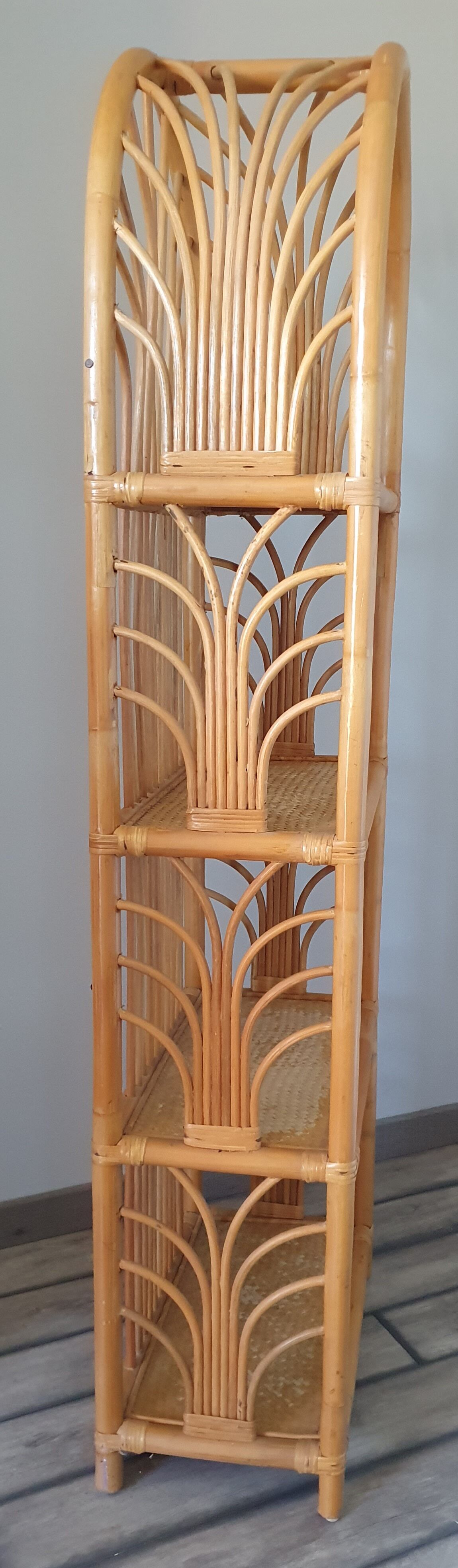 Etagère en rotin